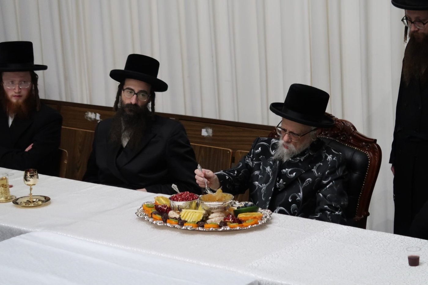 ט"ו בשבט בחסידות סערט ויז'ניץ; תיעוד