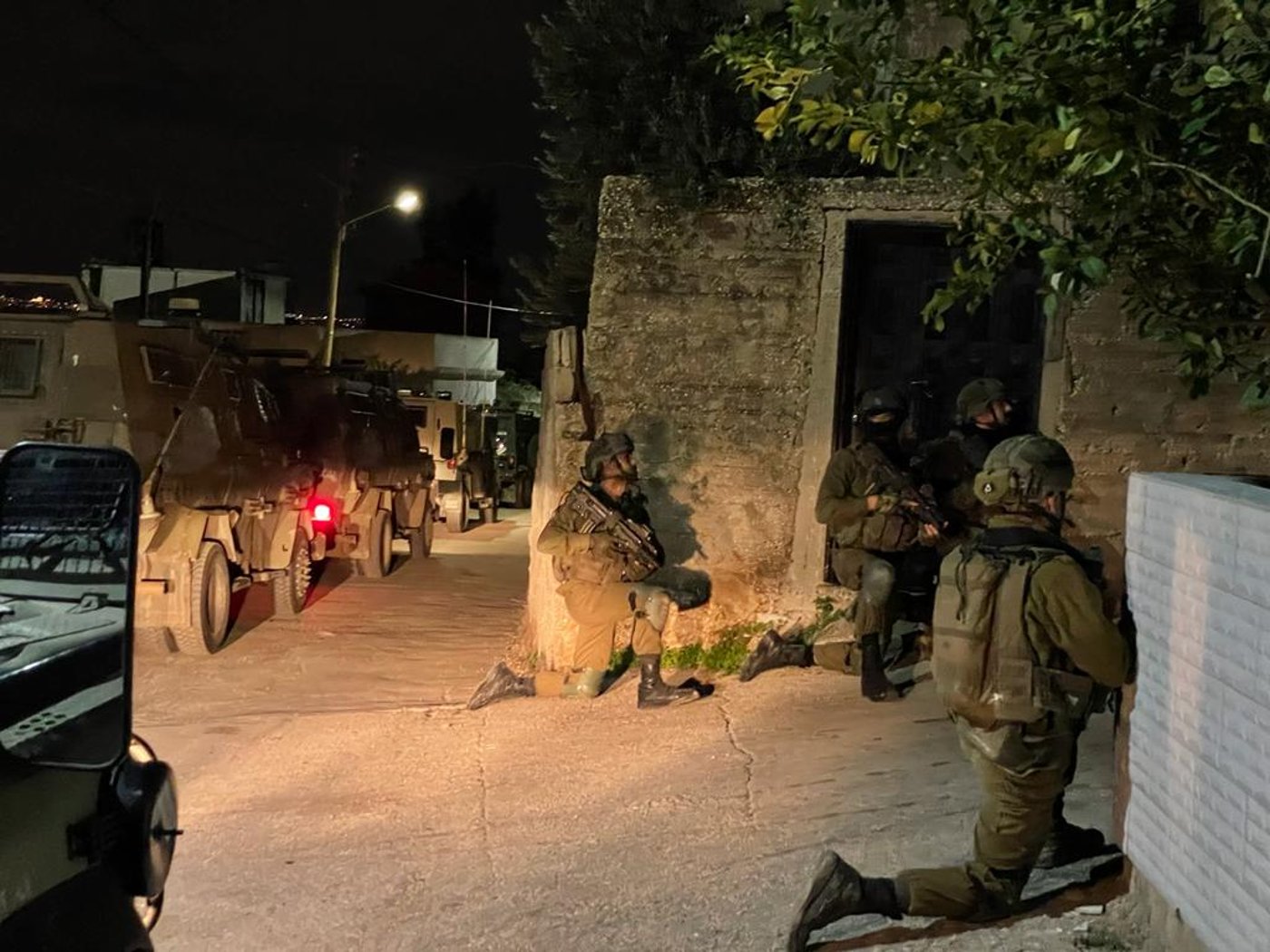 חיילי צה"ל בעת מיפוי בית המחבל