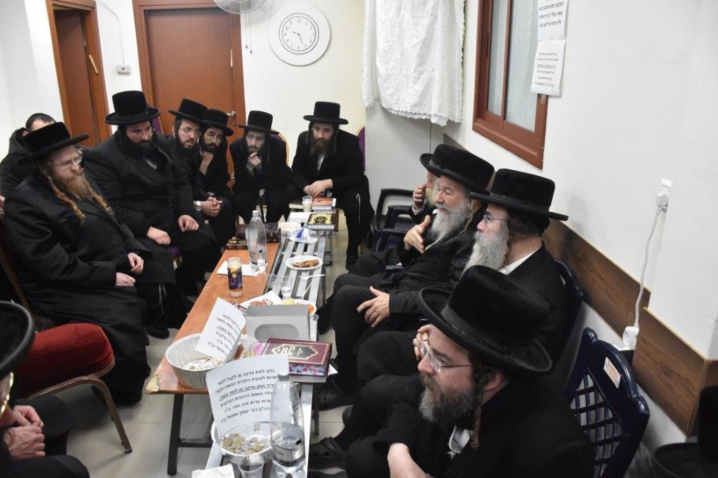 אלפים ניחמו את האדמו"ר מאשלג • תיעוד