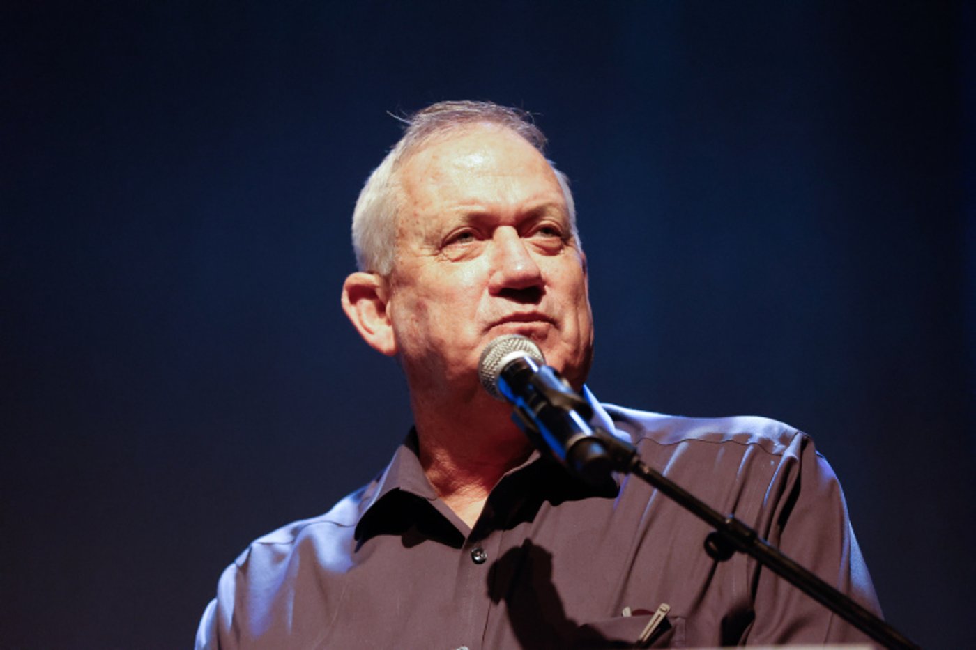 שר הביטחון נחת במדינת בחריין המוסלמית