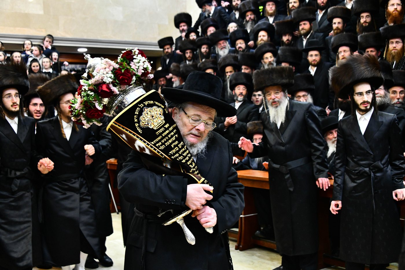 שנה לפטירת גאב"ד 'שבט הלוי': הוכנס ספר תורה