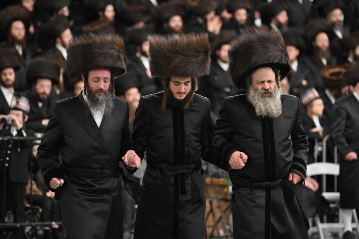 נכדת האדמו"ר מויז'ניץ נישאה בארה"ב • תיעוד
