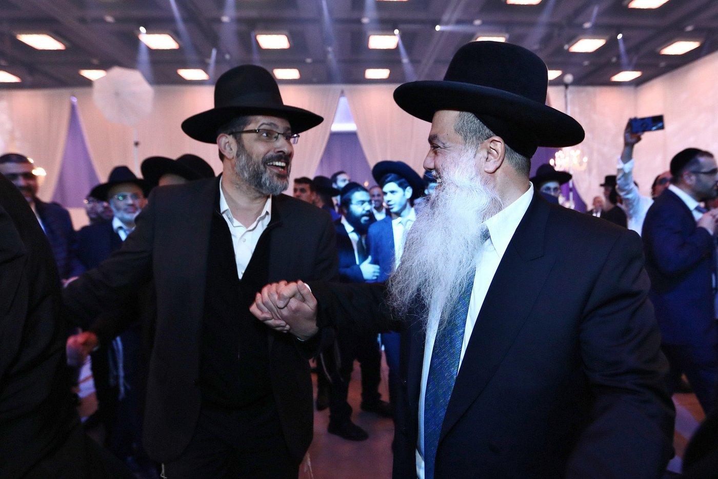 מזכה הרבים הרב יגאל כהן חיתן את בתו הבכורה • תיעוד