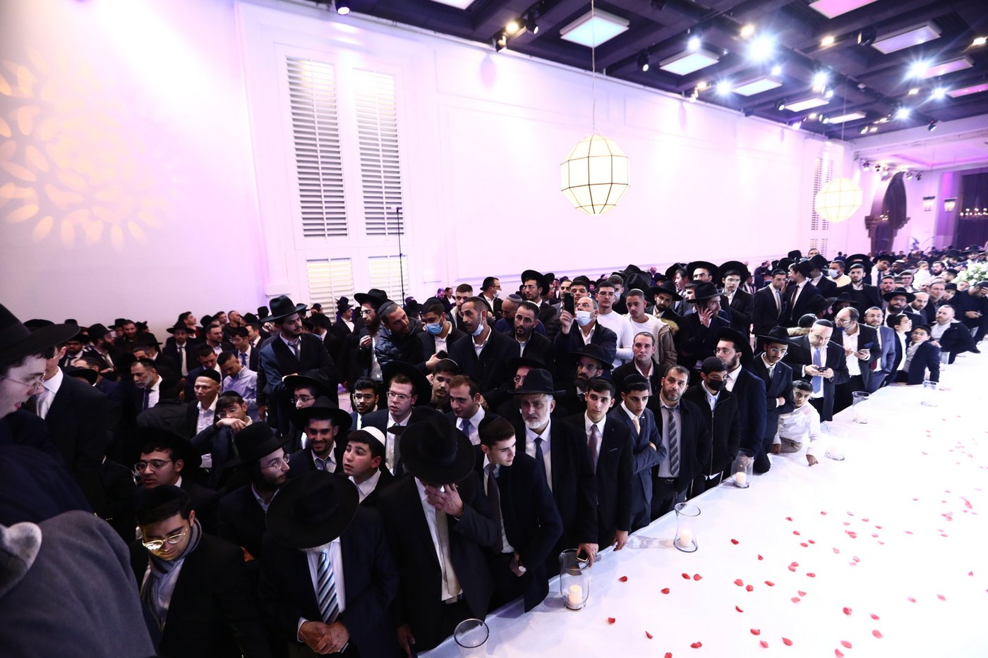 מזכה הרבים הרב יגאל כהן חיתן את בתו הבכורה • תיעוד