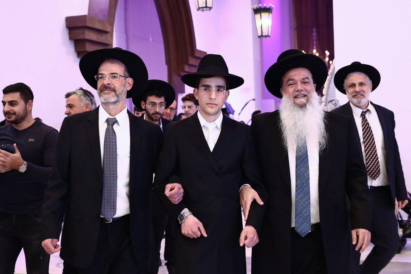 מזכה הרבים הרב יגאל כהן חיתן את בתו הבכורה • תיעוד