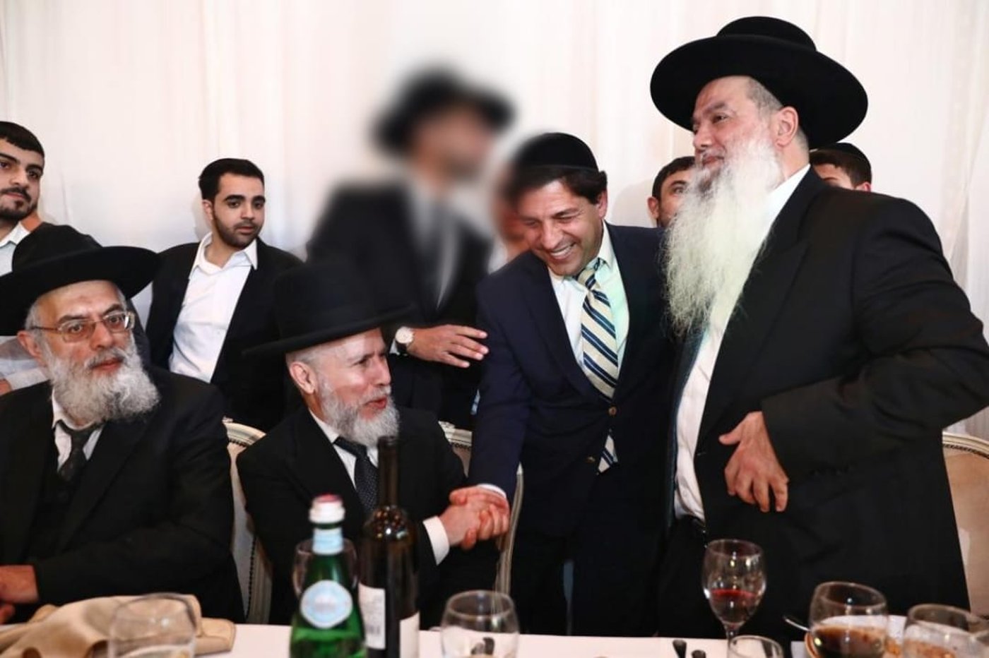 מזכה הרבים הרב יגאל כהן חיתן את בתו הבכורה • תיעוד
