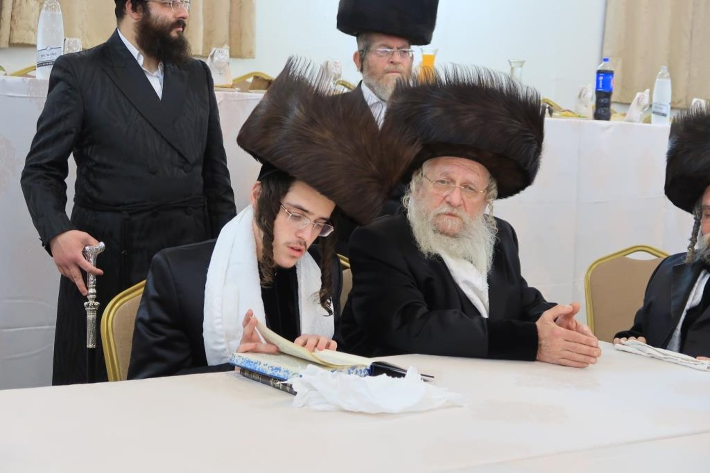 שמחת החתונה לנכדת האדמו"ר משאץ • צפו