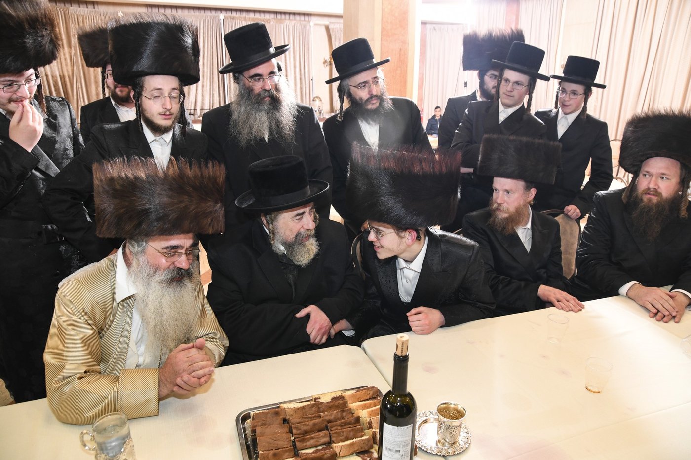 תיעוד: שמחת החתונה לנכדת האדמו"ר מלעלוב י-ם