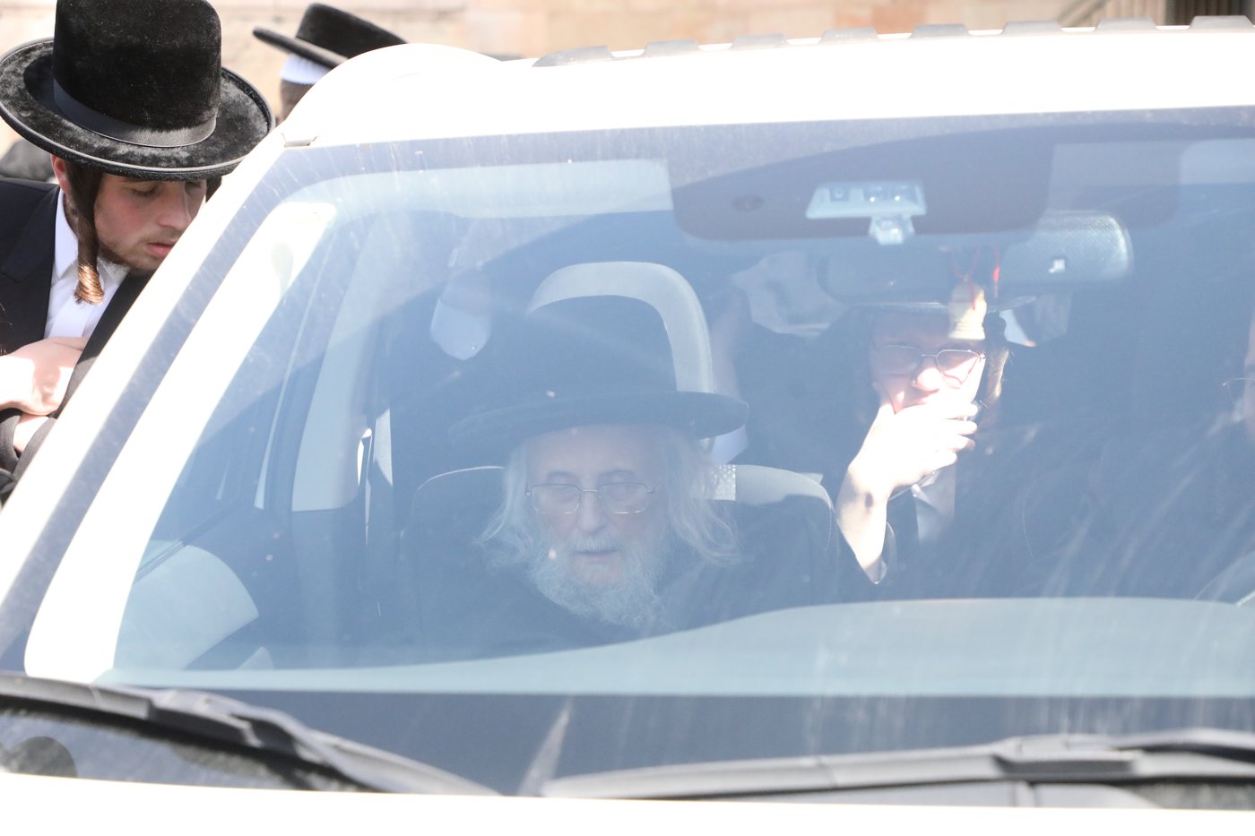 תיעוד: האדמו"ר מטשאקווא הובא למנוחות