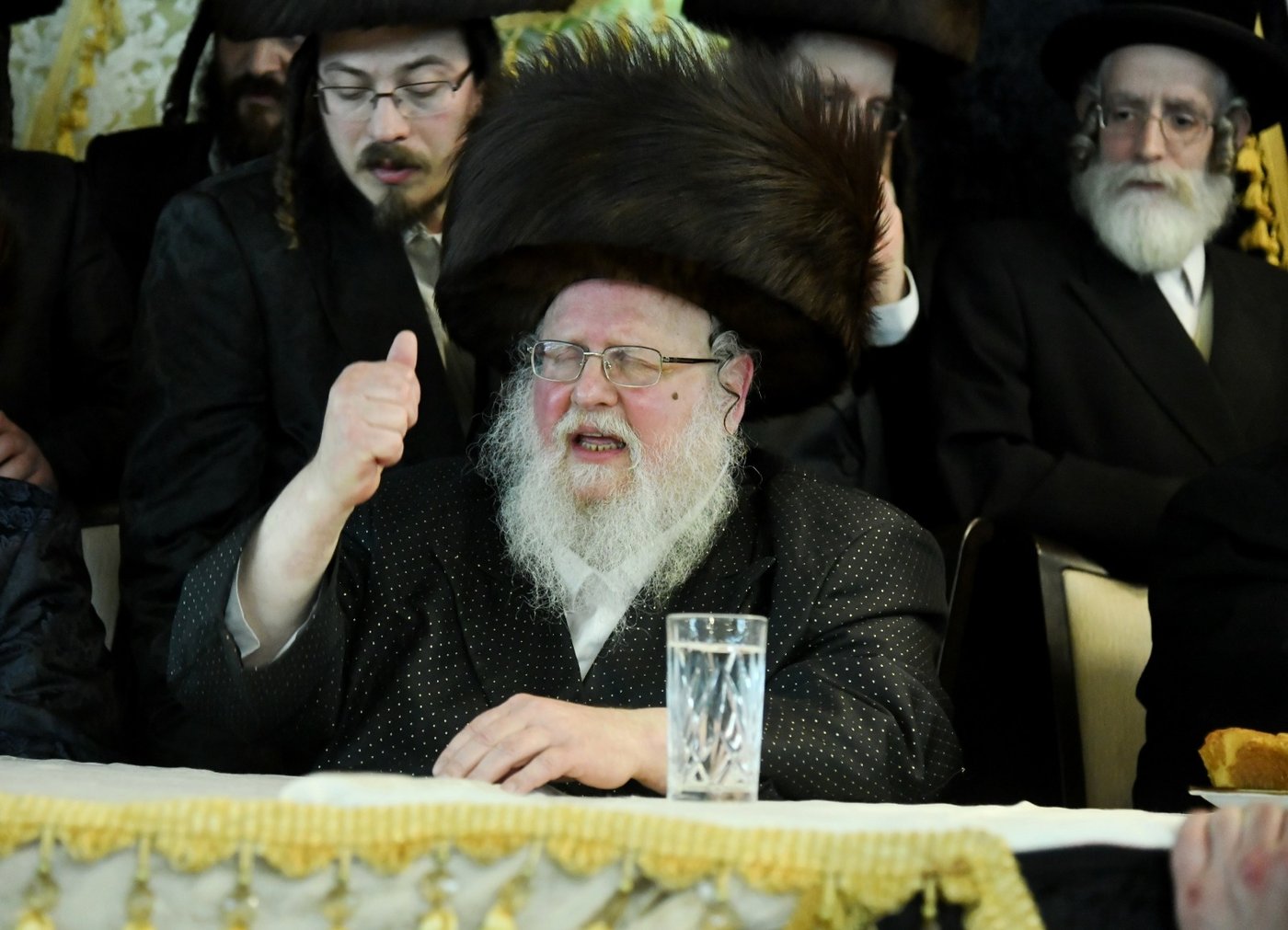 חתונת נכדת הרבי מסאסוב ונינת הרבי מתולדות אברהם יצחק