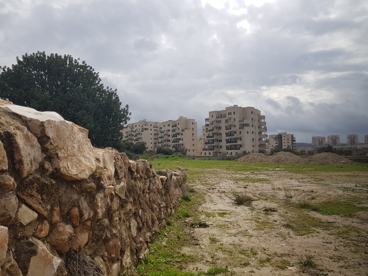 העיר עתיקה 'תֵּל יַרְמוּת' מזמן יהושע בין נון בסמיכות לשכונות החדשות בבית שמש
