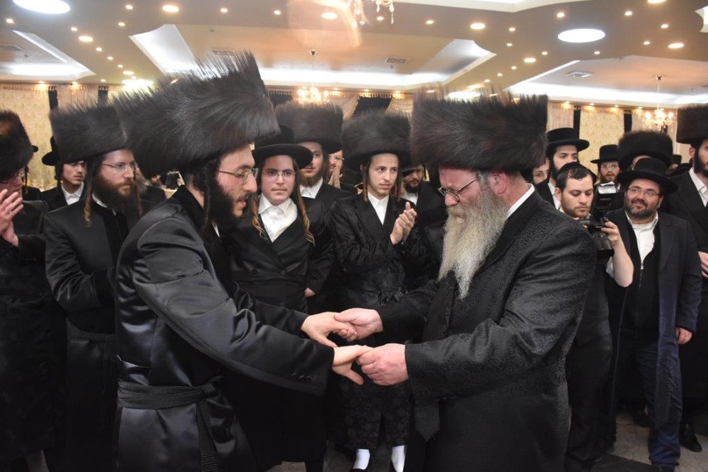 שמחת החתונה בחצרות וואסלוי - זוטשקא ירושלים