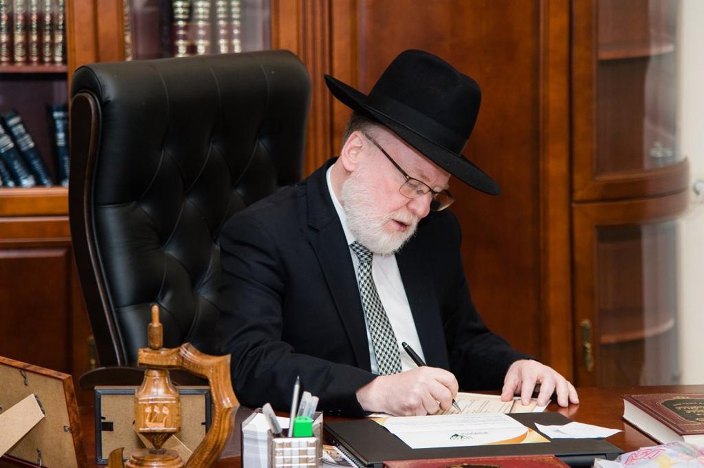 הרב שלמה בקשט, מנהל בית היתומים 'תקווה' שבאודסה