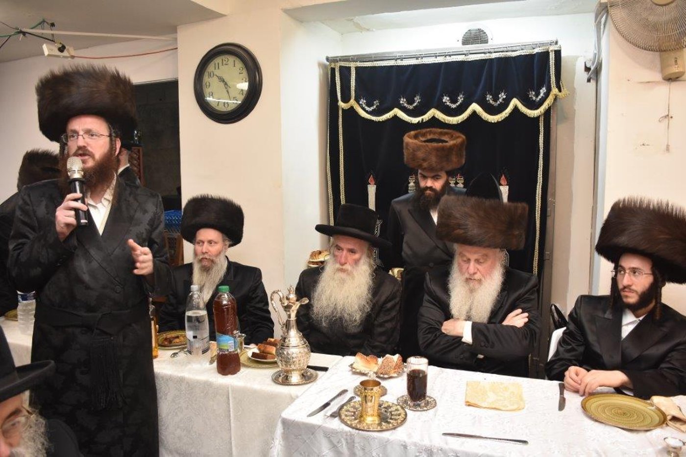 בחצר הקודש וואסלוי חגגו 'שבע ברכות' מרכזית לנכד הרבי