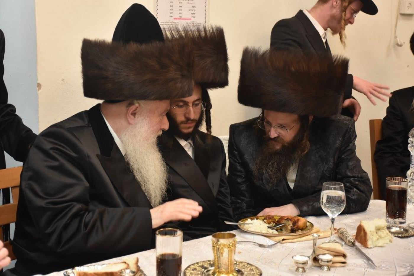 בחצר הקודש וואסלוי חגגו 'שבע ברכות' מרכזית לנכד הרבי