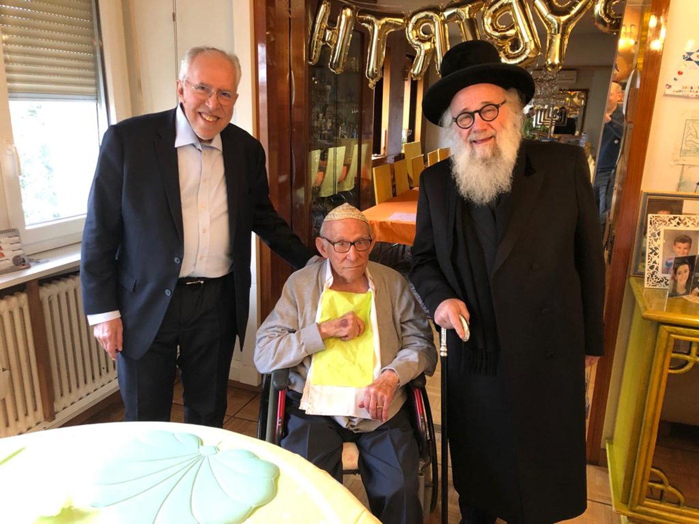 יום הולדת 100