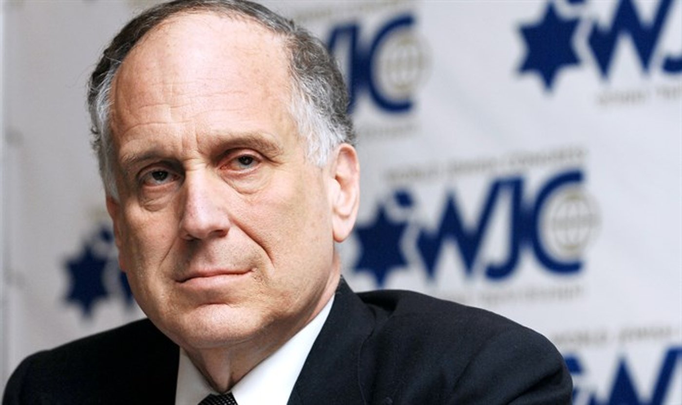 עומדים לקבל דחף חשוב. מר רונלד לאודר