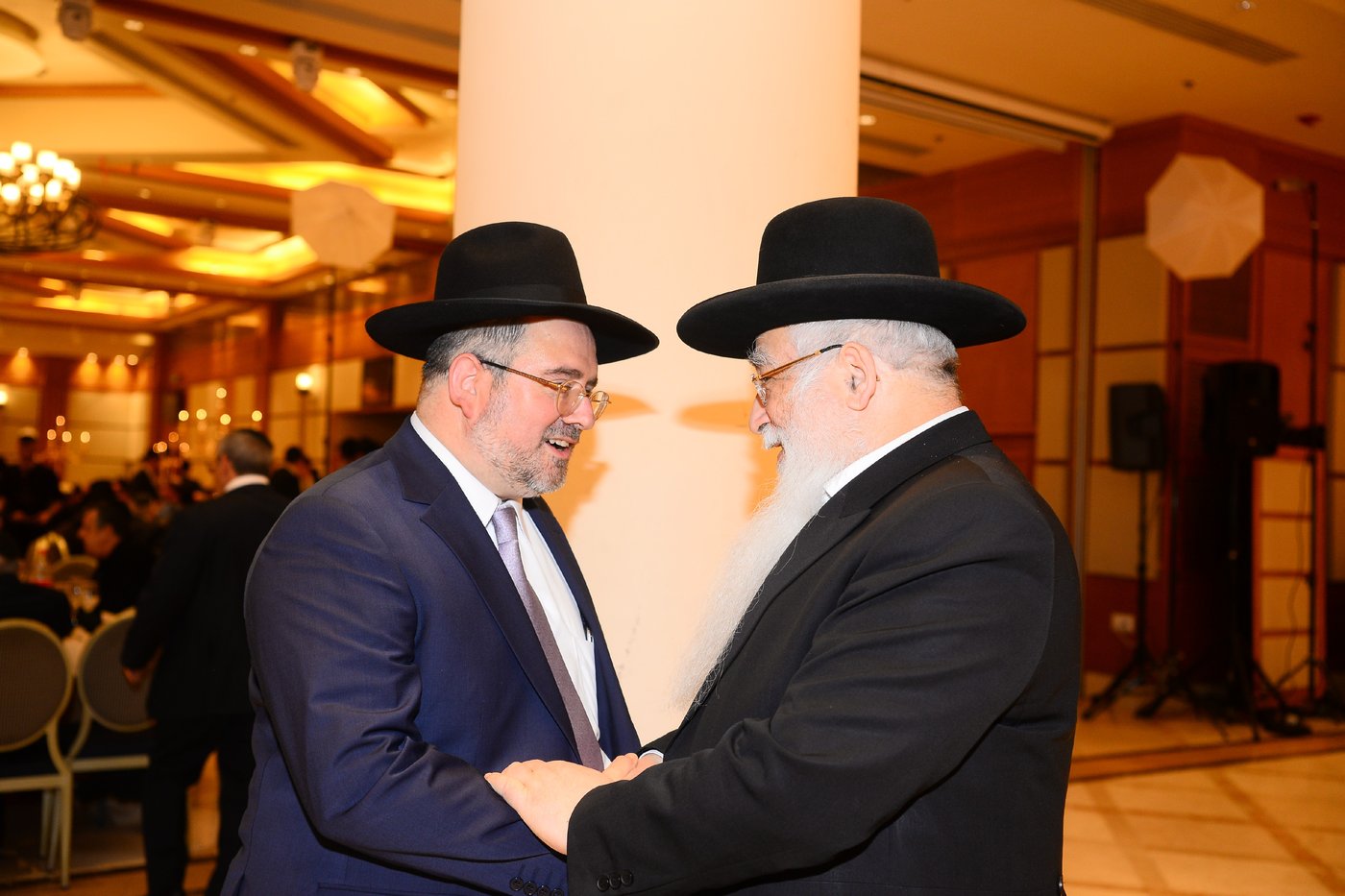 רבה של אוסם הרב רפי מנת חיתן את בנו