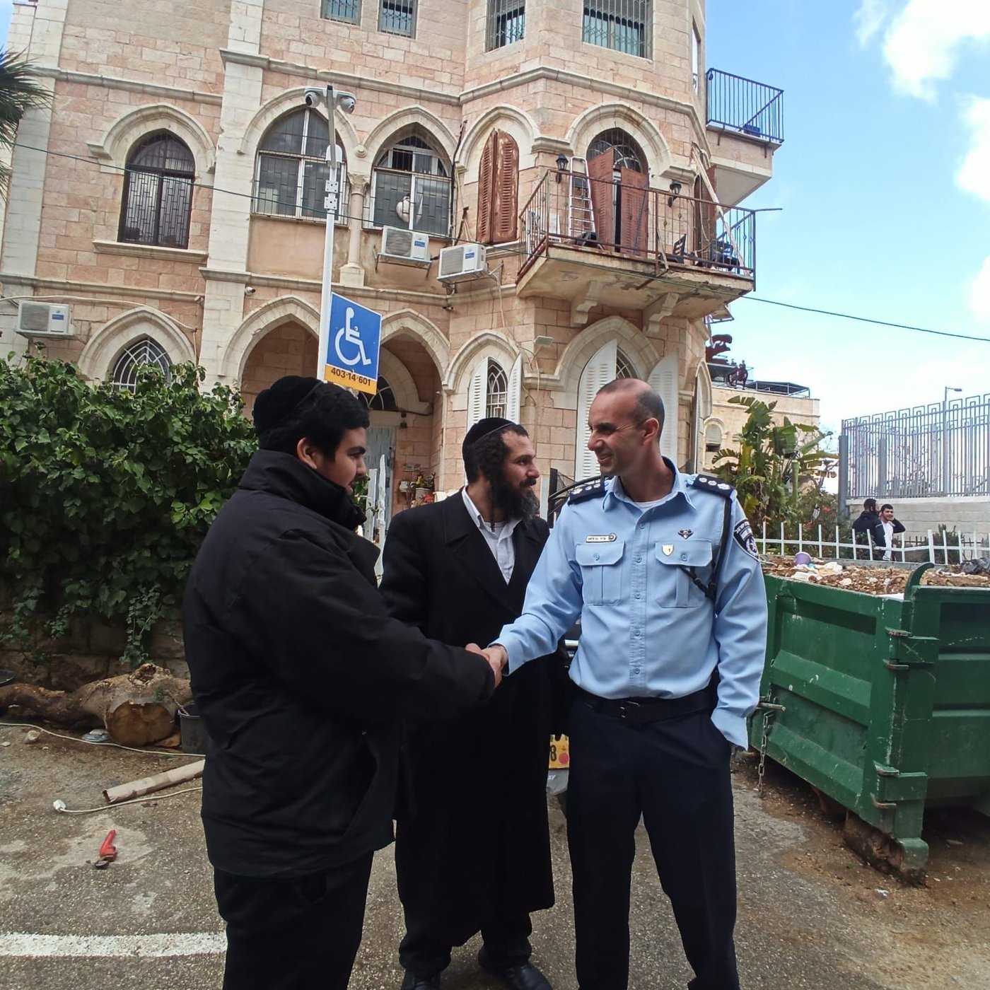 הקצין שסטר וזוכה התפייס עם הילד החרדי