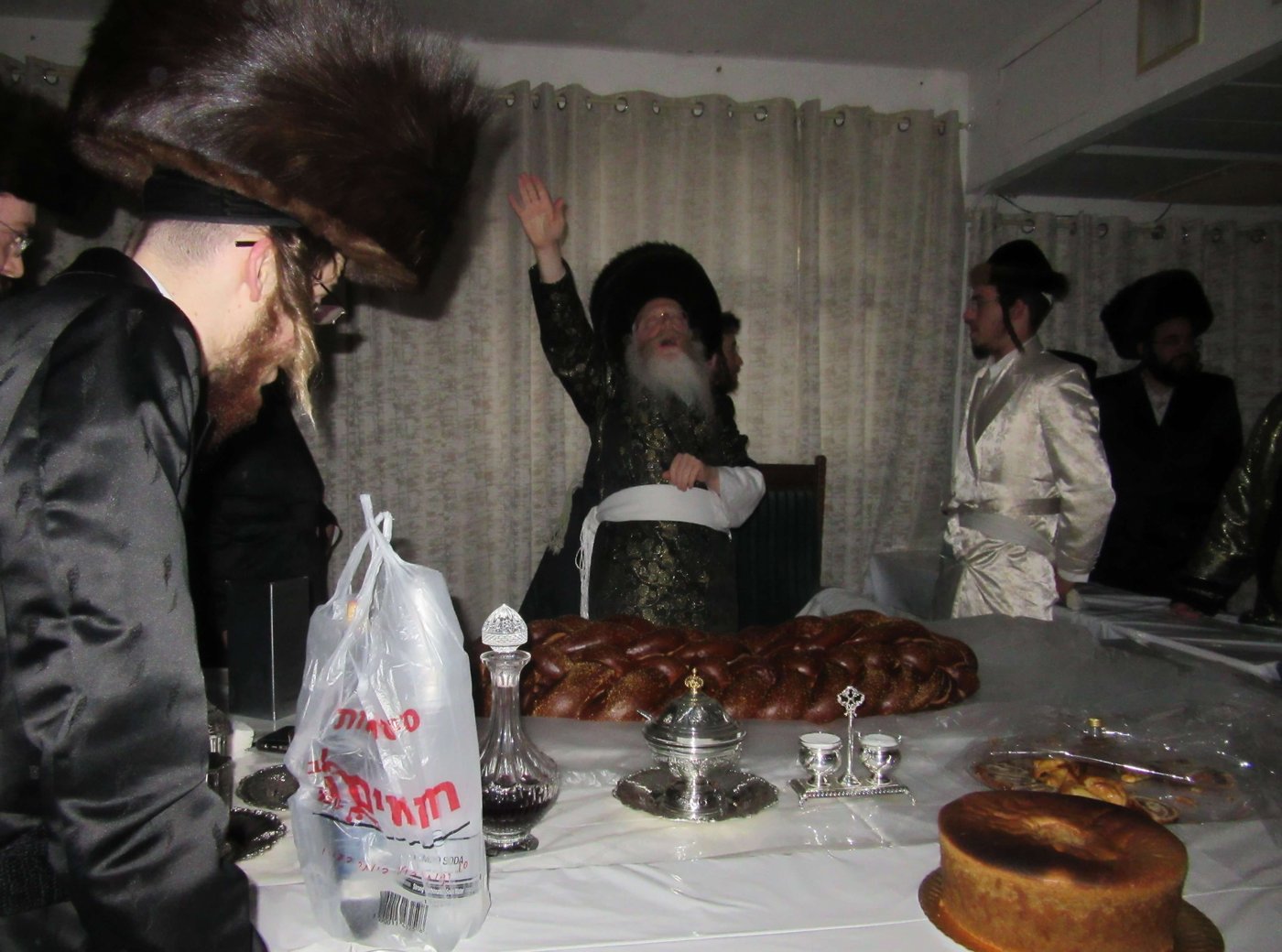 האדמו"ר רקד על השולחן; פורים בקרעטשניף קרית גת