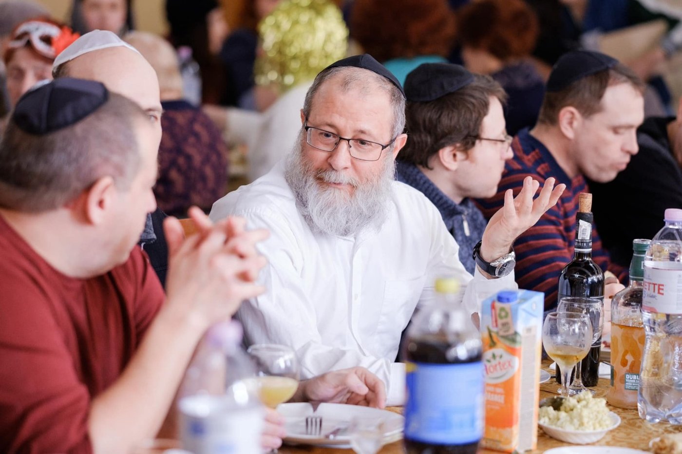 בעיר הולדתו של זלנסקי: חגיגת הכנסת ספר תורה מרגשת