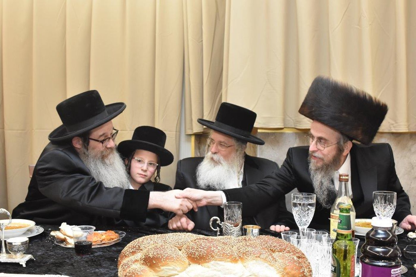 בר מצווה לנין האדמו"רים מויז'ניץ ונדבורנה