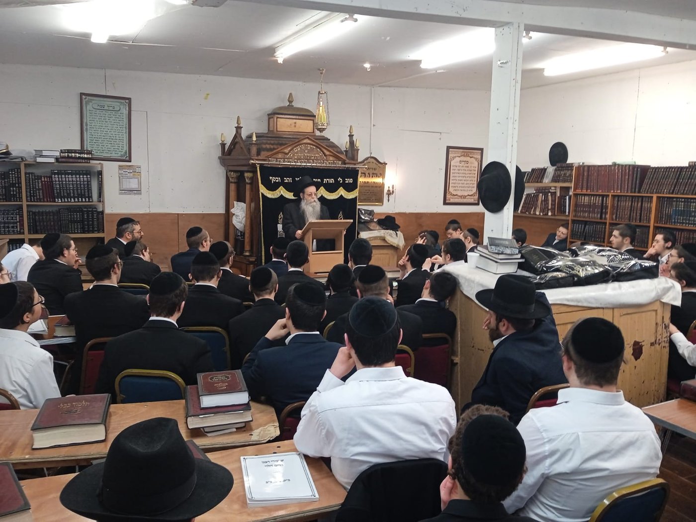 אלפים השתתפו בעצרות הספד למרן הגר"ח קנייבסקי