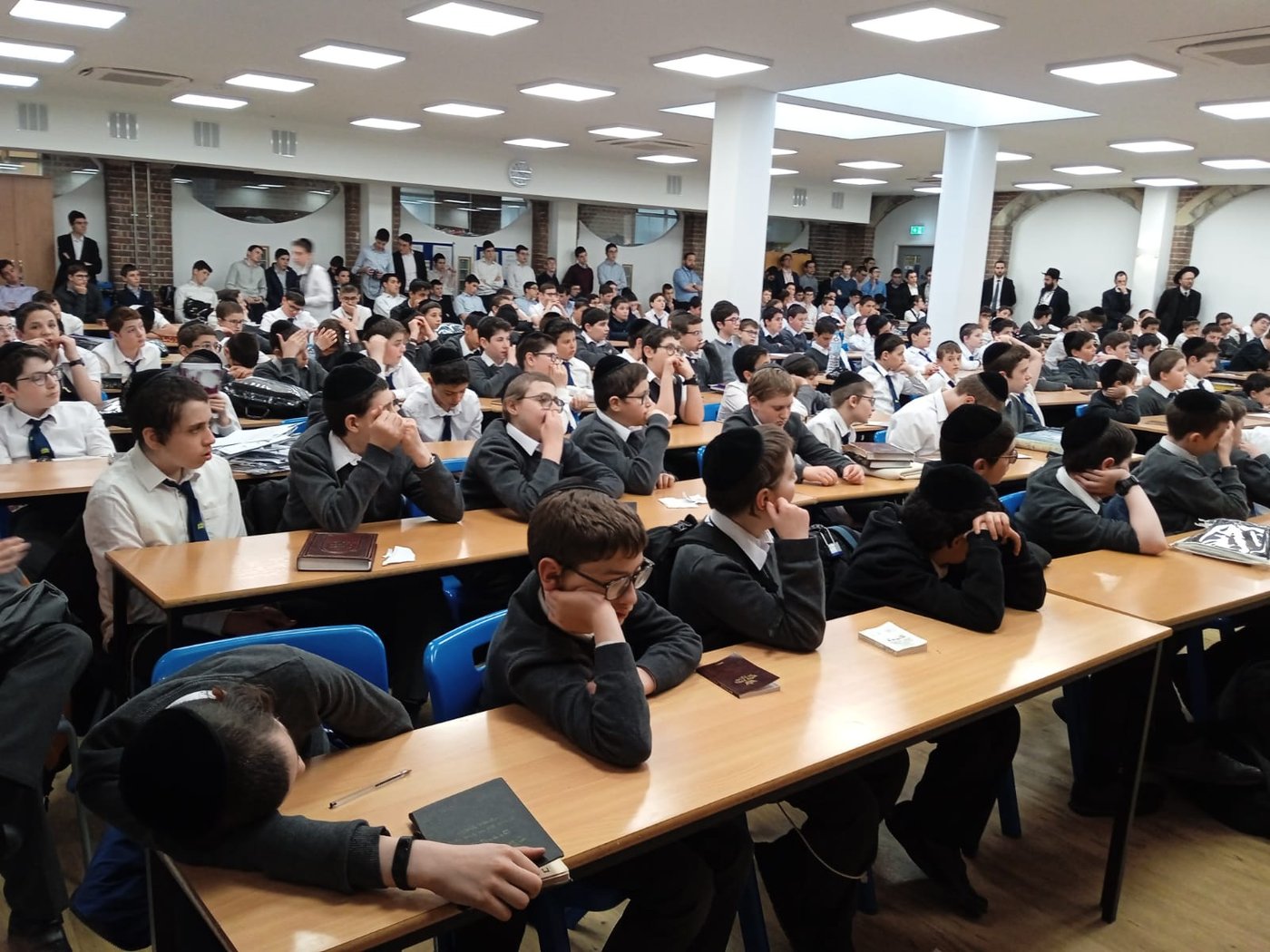 אלפים השתתפו בעצרות הספד למרן הגר"ח קנייבסקי