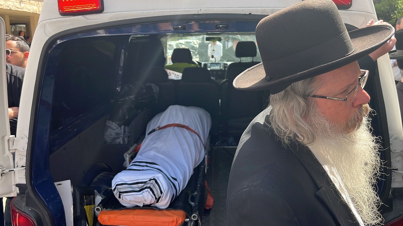 משפחה ורבנים הספידו את יעקב שלום הי"ד: 'שותתים דם'