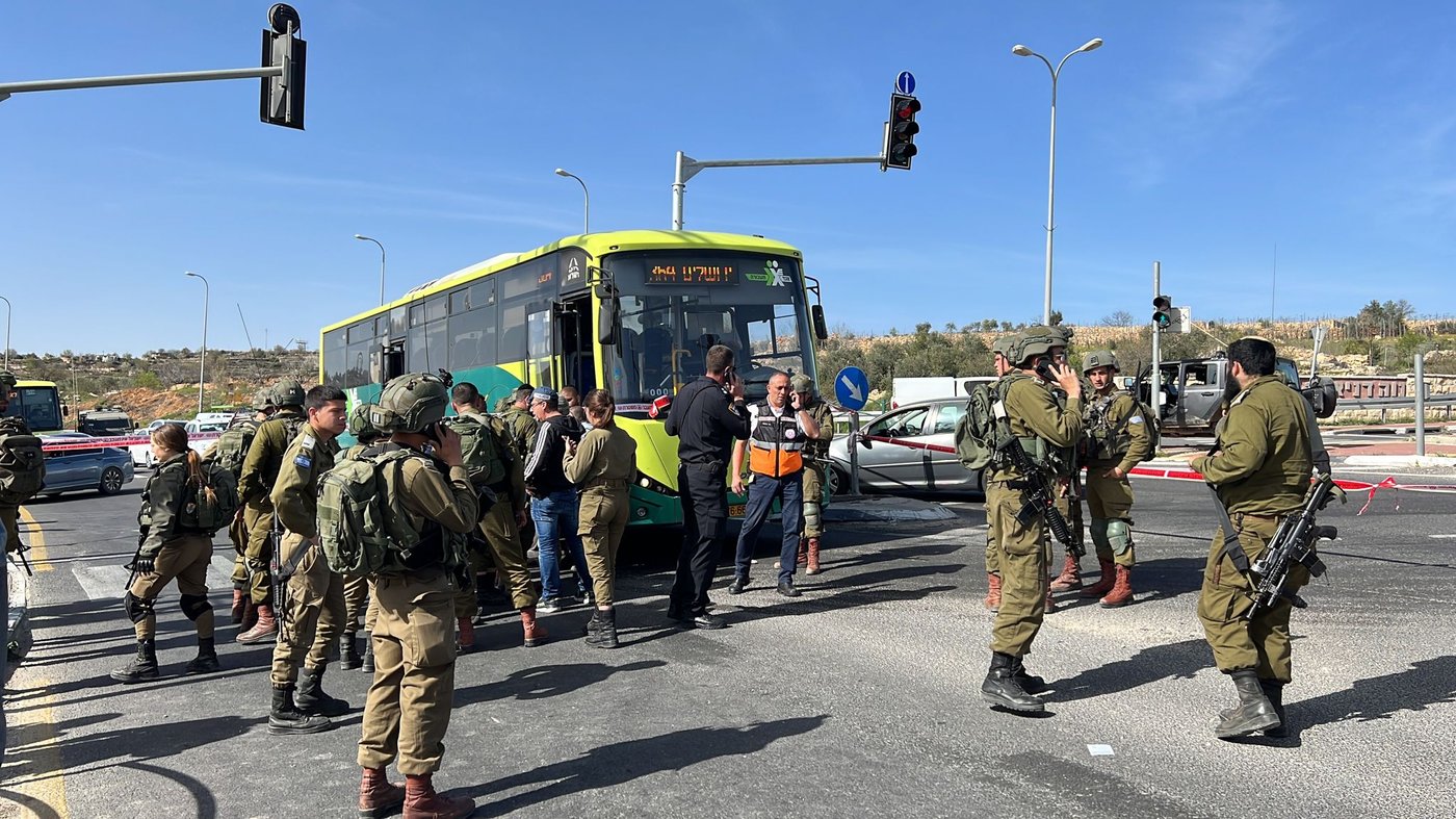 פיגוע באוטובוס: מחבל דקר יהודי עם מברג ונוטרל ע"י נוסע