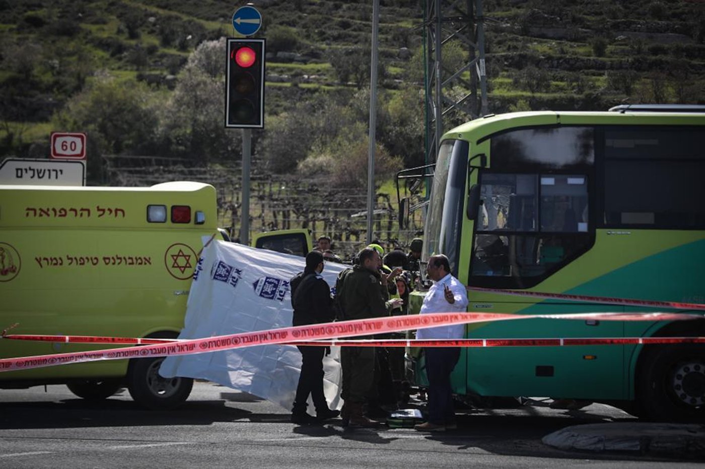 פיגוע באוטובוס: מחבל דקר יהודי עם מברג ונוטרל ע"י נוסע