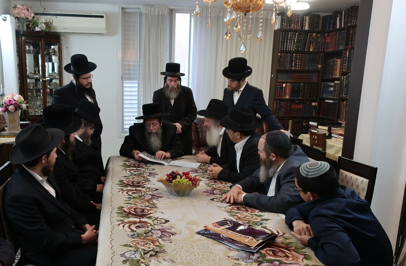 צילום יד לאחים