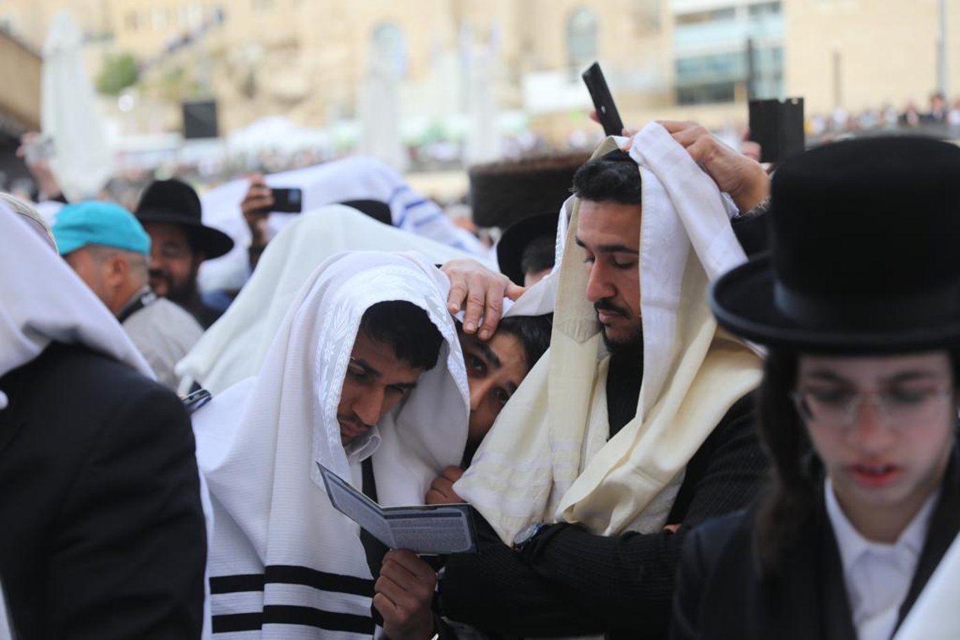תיעוד: מעמד ברכת הכהנים בכותל המערבי