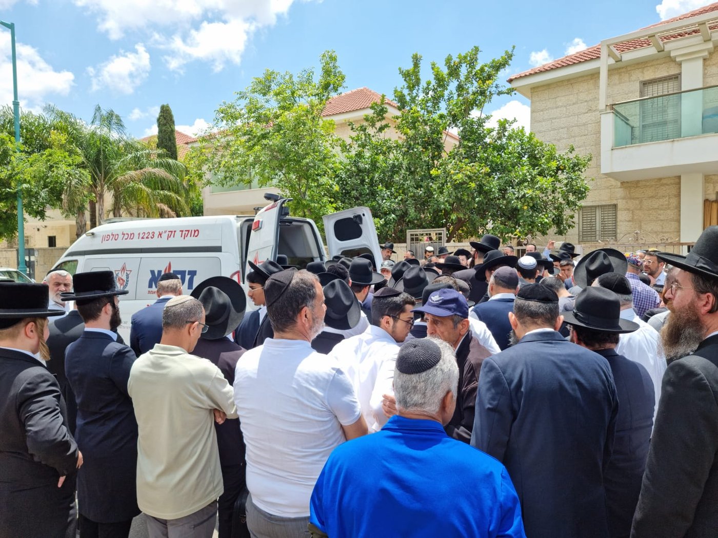 הלוויות הנרצחים יצאו ממקום הטבח באלעד