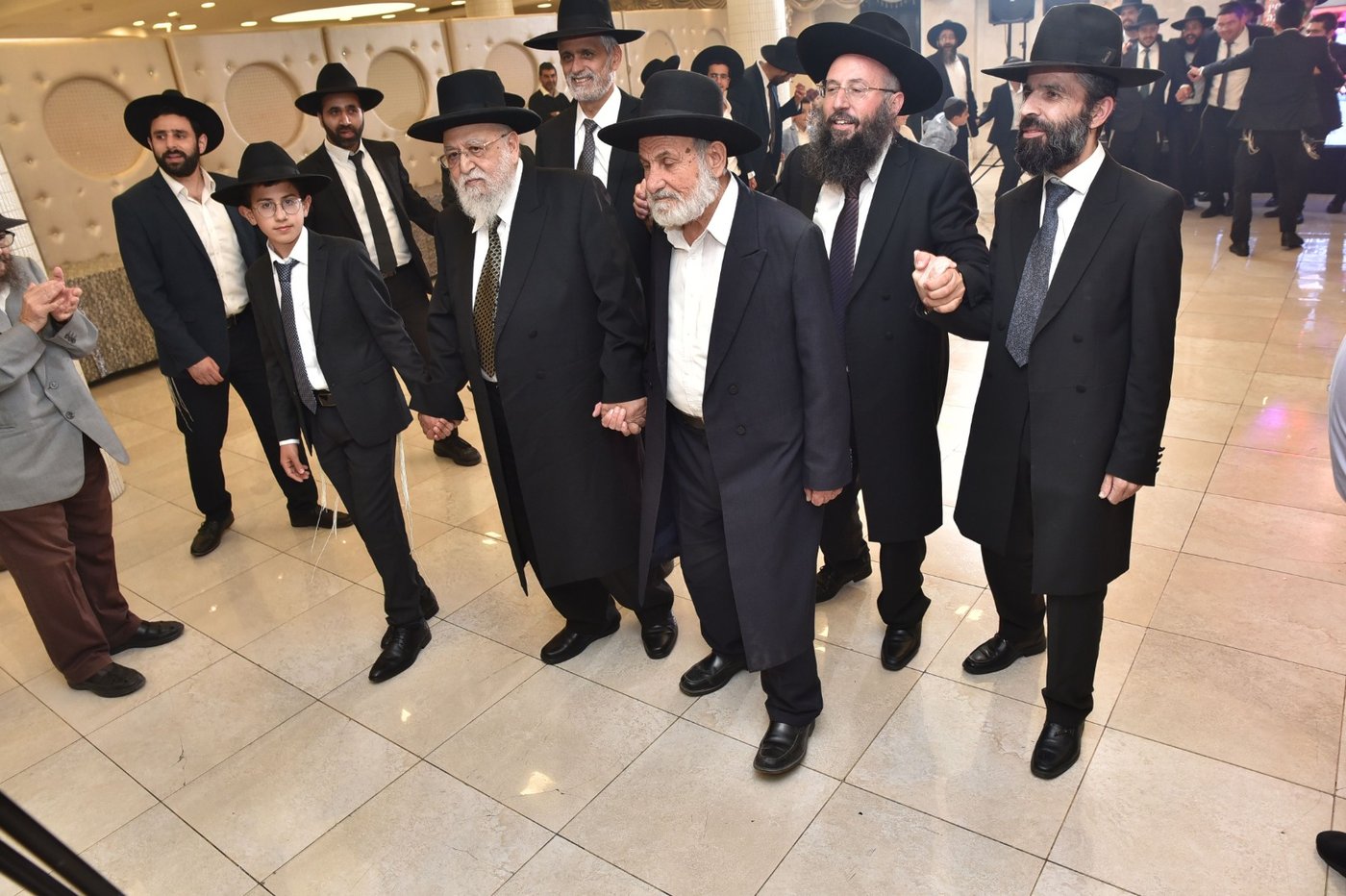 שמחת בר המצווה לבנו של הרב בנימין חותה • צפו