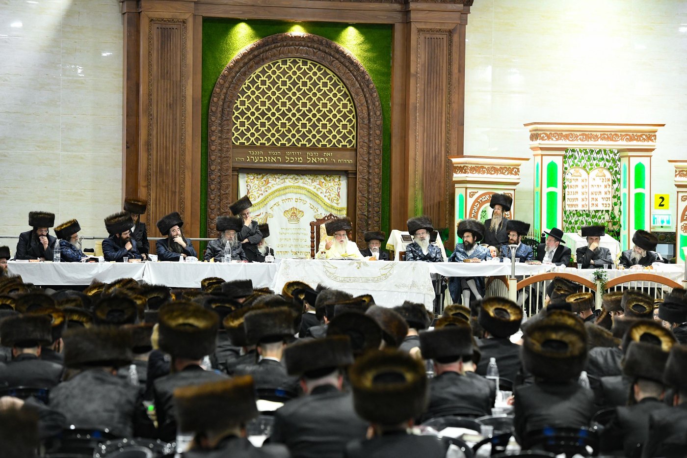 בהשתתפות אלפים: מראות חג השבועות בצאנז