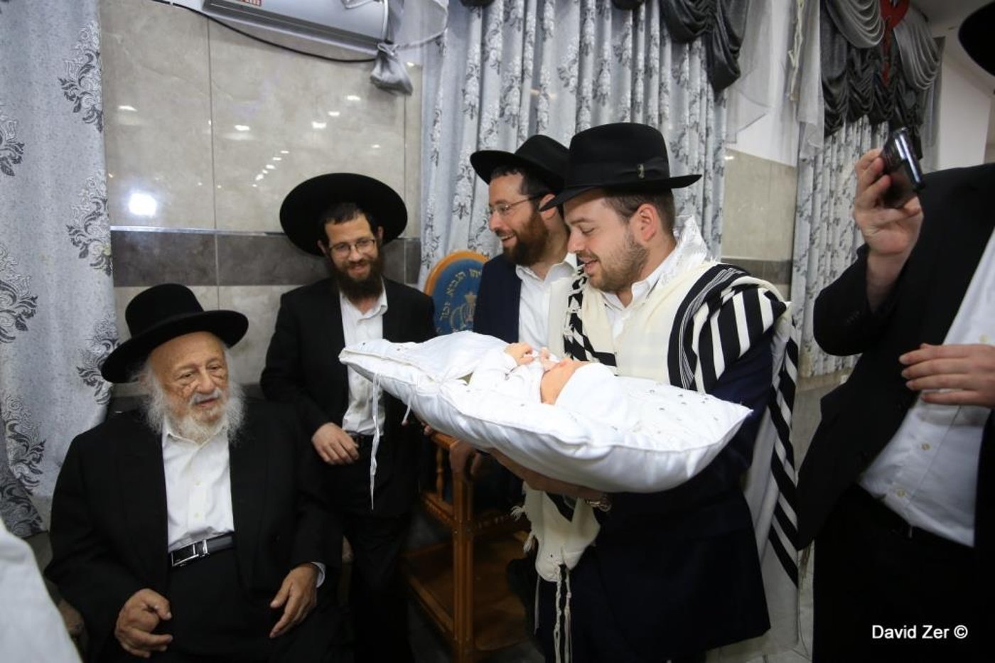 משה רבר חגג ברית לבנו - כולם הגיעו • גלריה