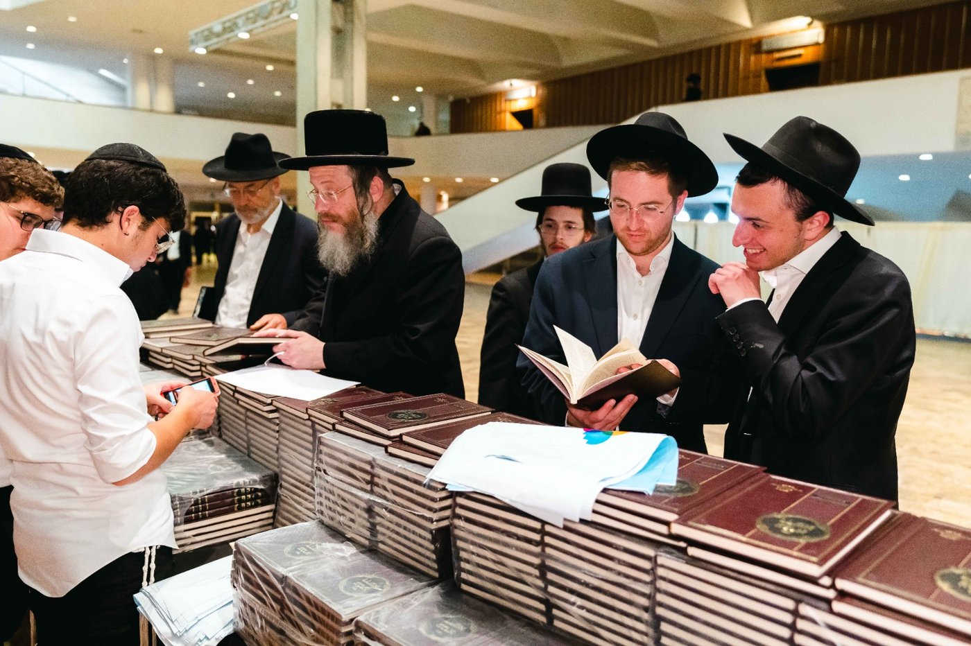 אלפים בכנס ההיסטורי בראשות הגר"ש אלתר