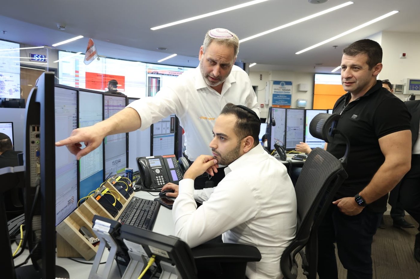 ח"כ קושניר במטה הארצי של איחוד הצלה