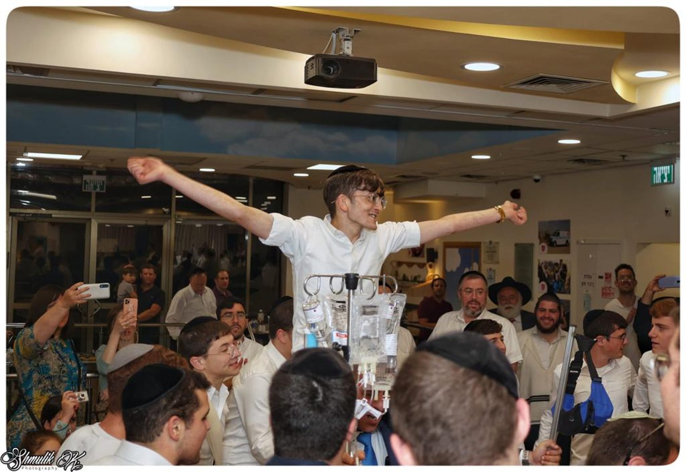 הזמר עקיבא הפתיע בחור חרדי חולה בסרטן