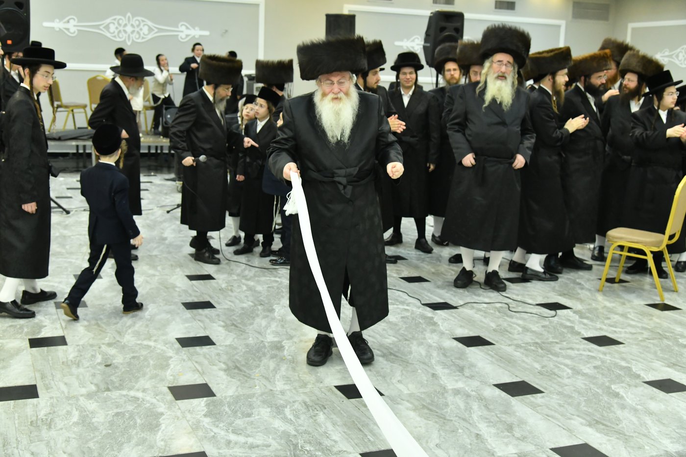 שמחת החתונה בחצרות ספינקא סאסרעגן - מאקווא