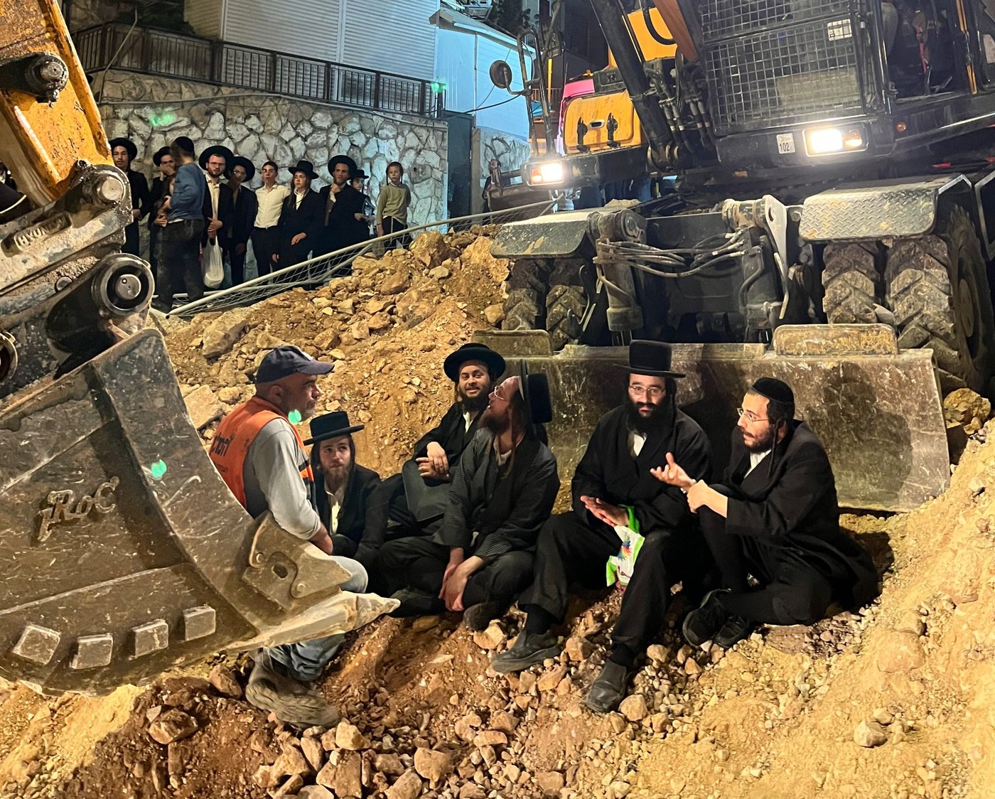 מחאה אלימה בבר אילן: עימותים עם שוטרים, 4 עצורים