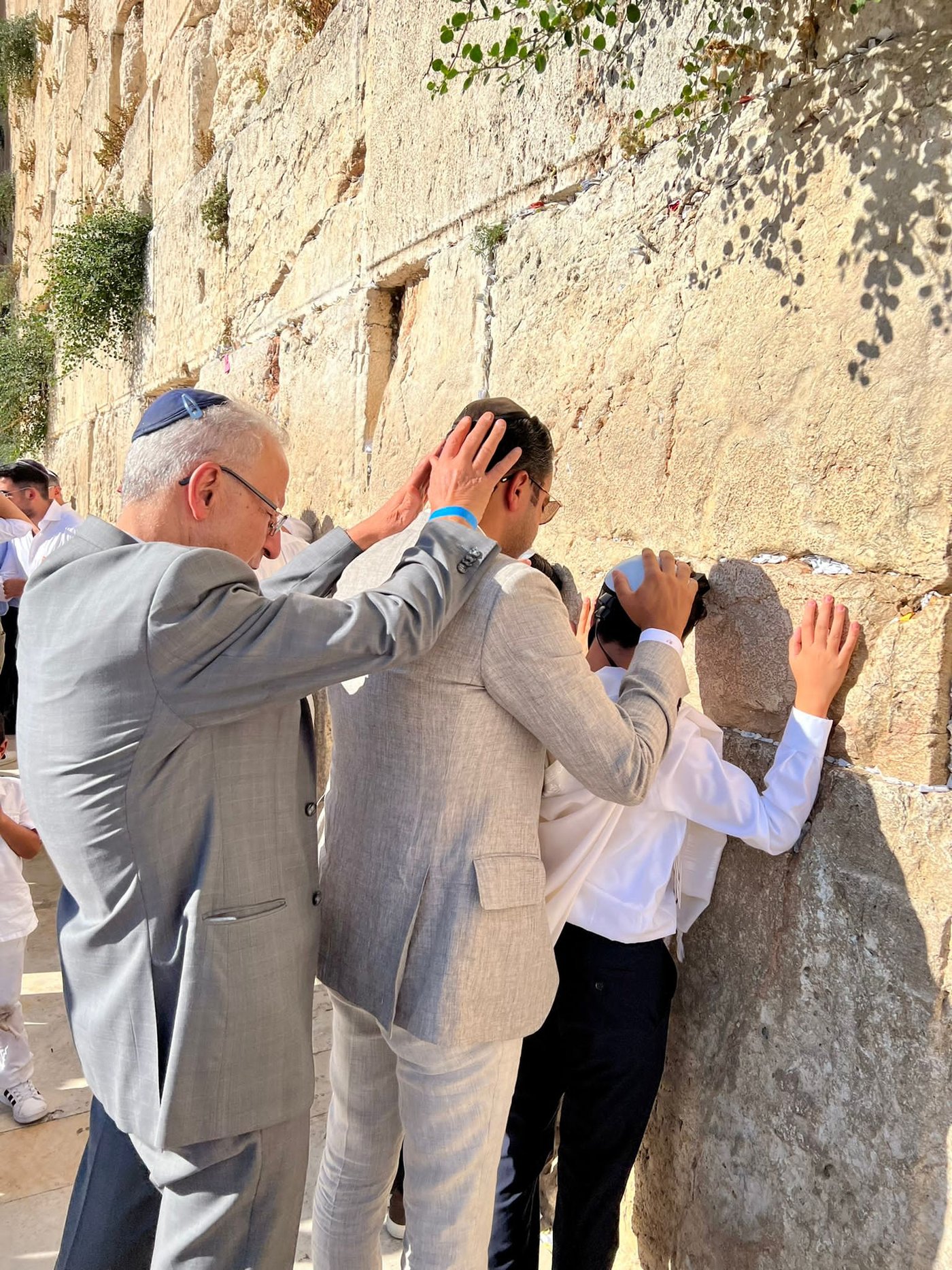 300 מ'אנוסי משהד' חגגו בר מצווה בכותל