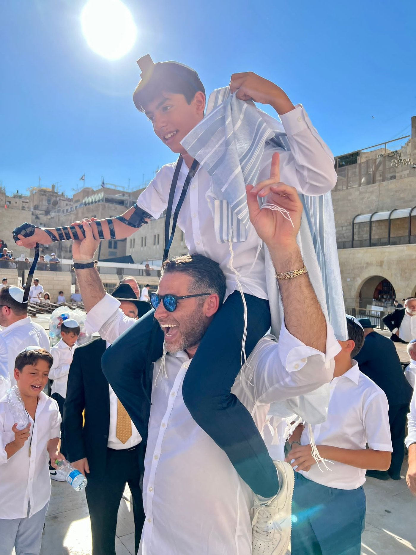 300 מ'אנוסי משהד' חגגו בר מצווה בכותל