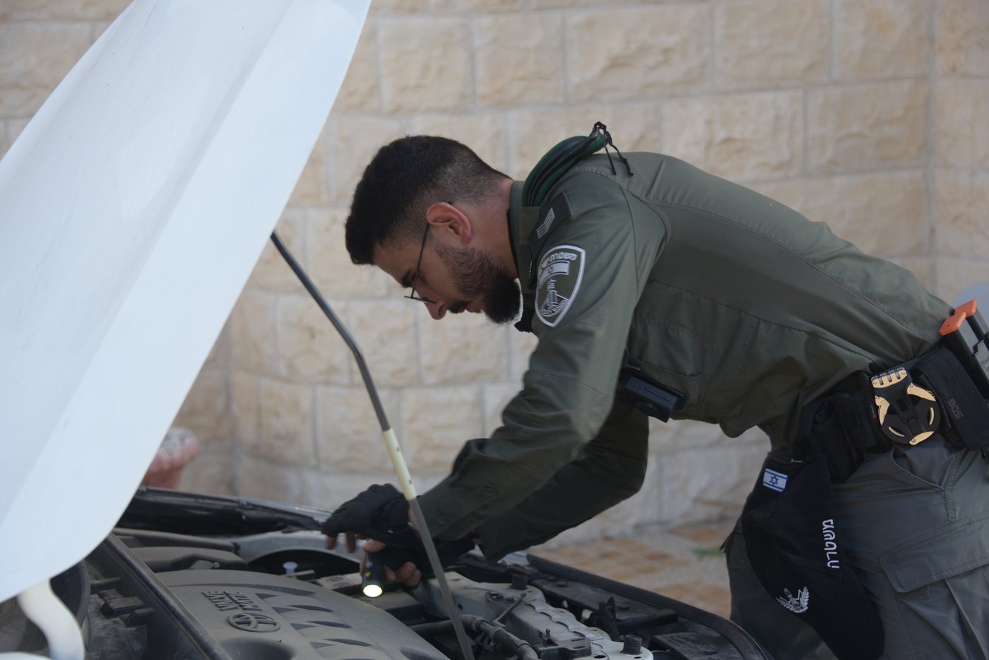 נלכדו חשודים שפרצו לעשרות מסופי אשראי וגנבו כסף