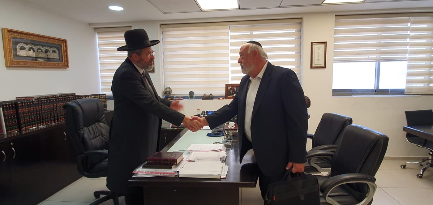 איפה מוישי?! המקובל ערך תיקון ופרץ בבכי