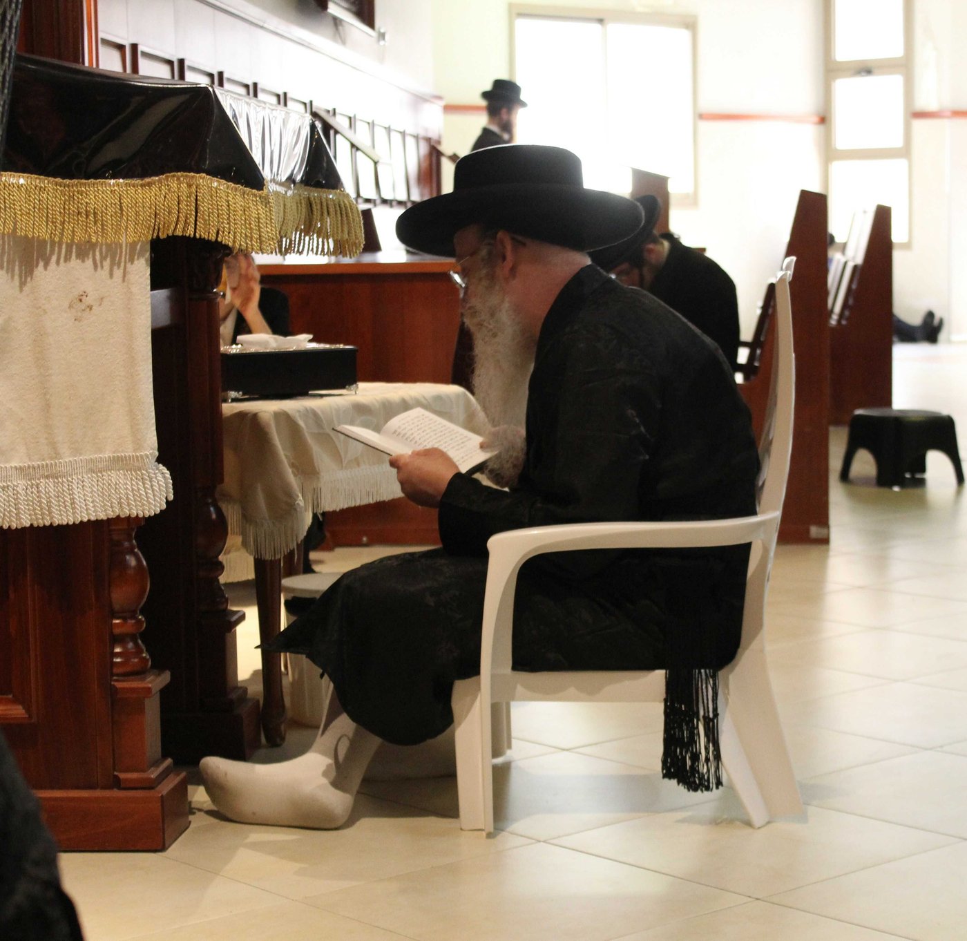 קינות וקידוש לבנה: ט' באב בקרעטשניף קרית גת