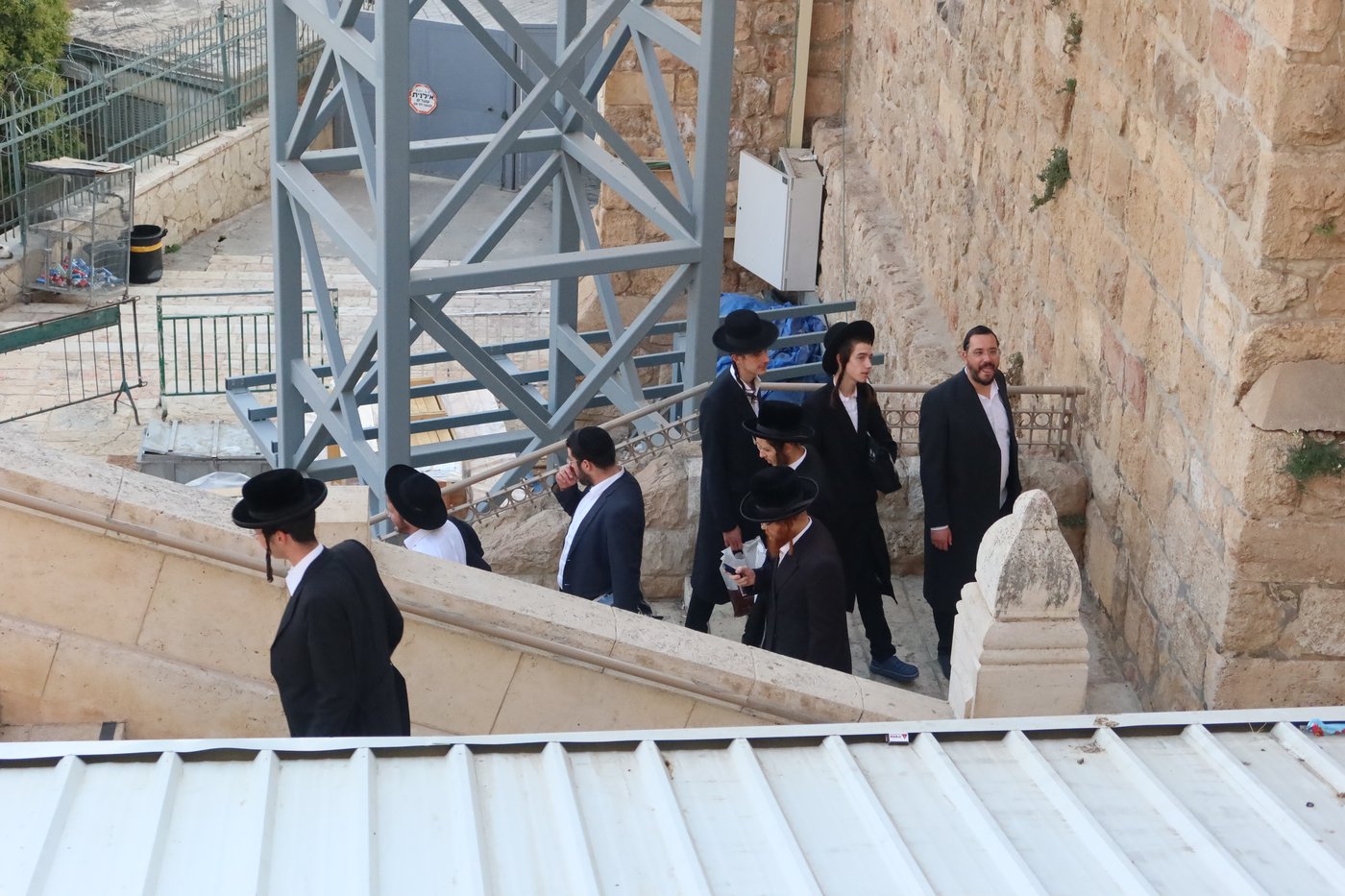 תיעוד: תשעה באב במערת המכפלה