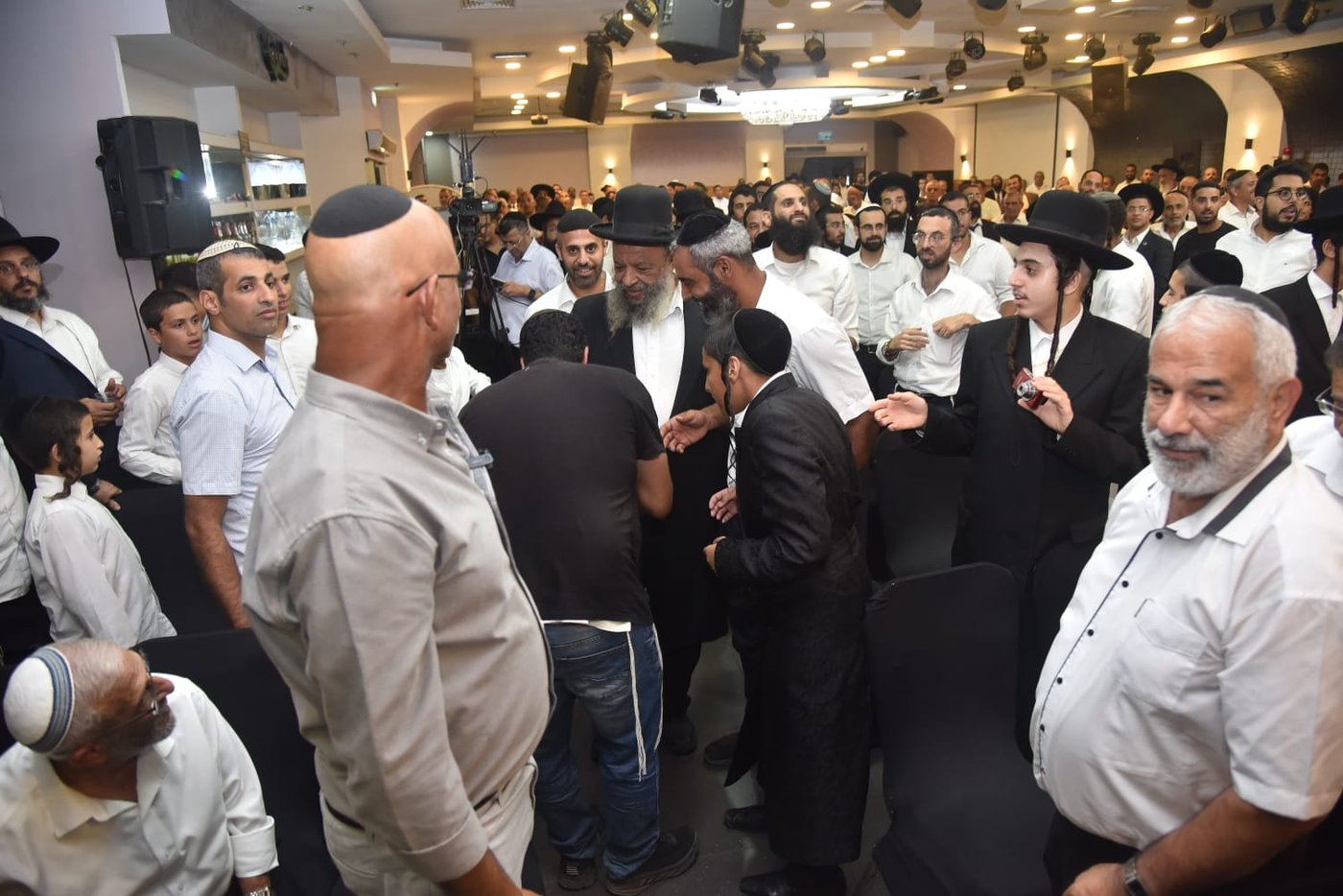 מאות תימנים מחו בראש העין: "אנו עדה קדושה" • צפו