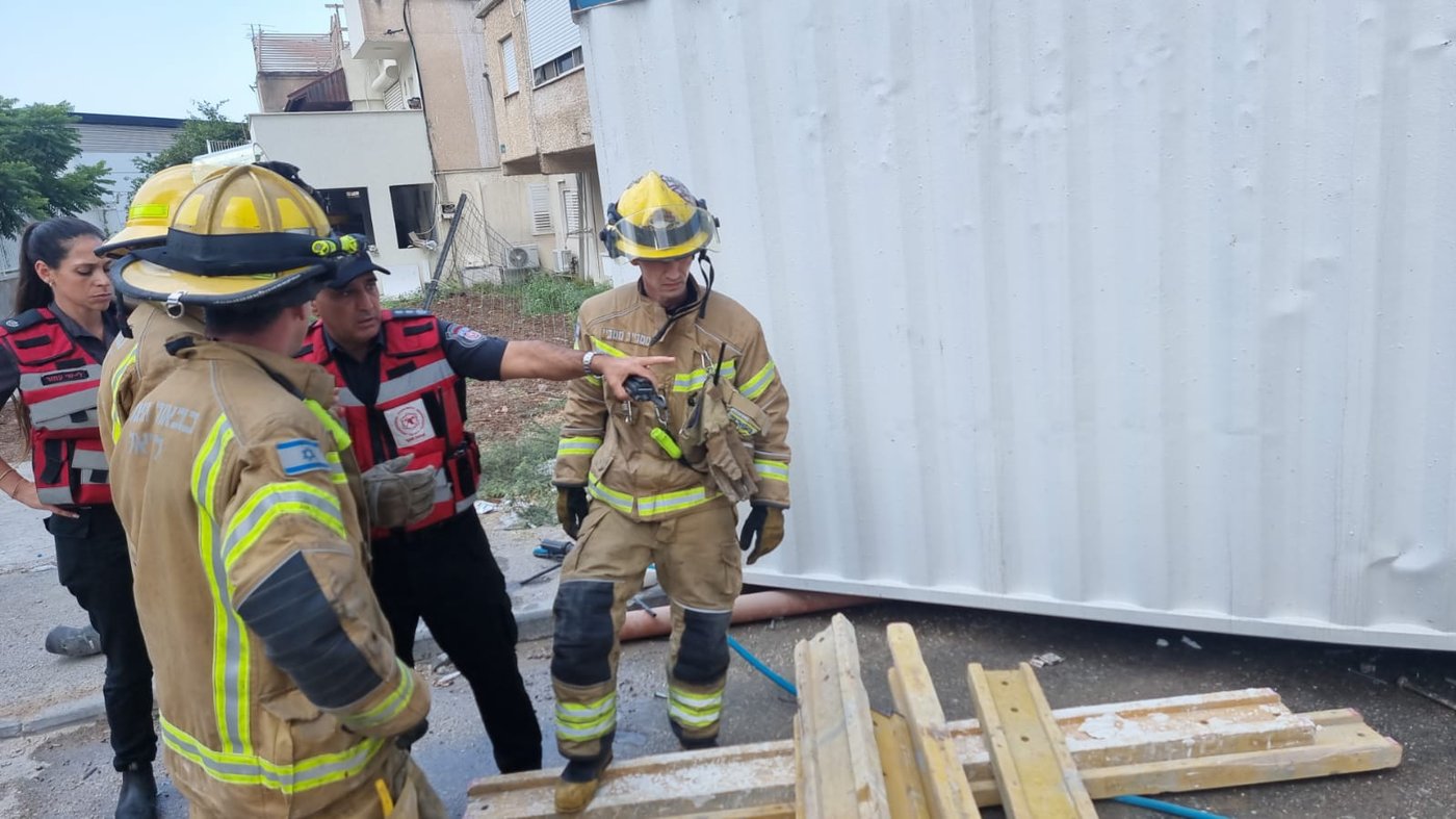 מעלית נפלה מגובה 12 קומות ומחצה למוות שני פועלים